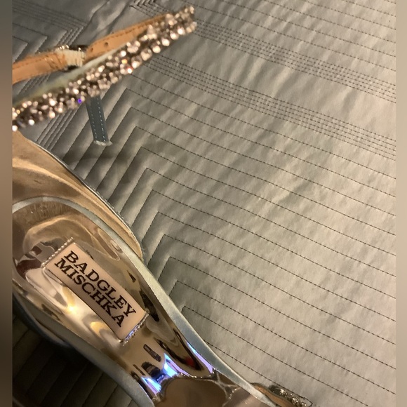 Badgley Mischka Finesse Satin Pumps with Crystals Size 7 - Picture 11 of 11